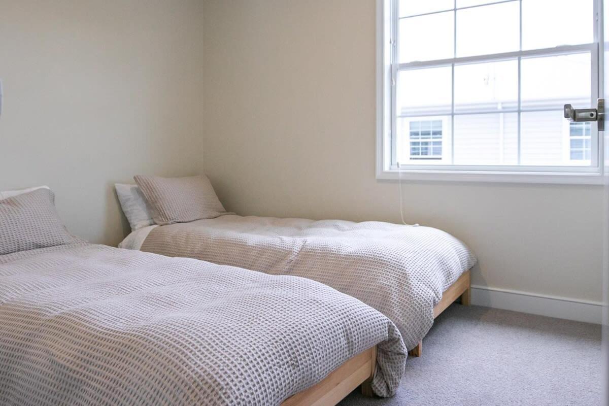 Parkside Heritage Retreat 3-Bedroom Terrace Charm ไครสต์เชิร์ช ภายนอก รูปภาพ