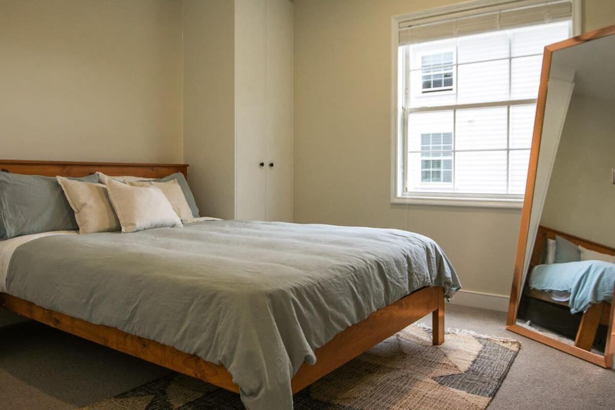 Parkside Heritage Retreat 3-Bedroom Terrace Charm ไครสต์เชิร์ช ภายนอก รูปภาพ