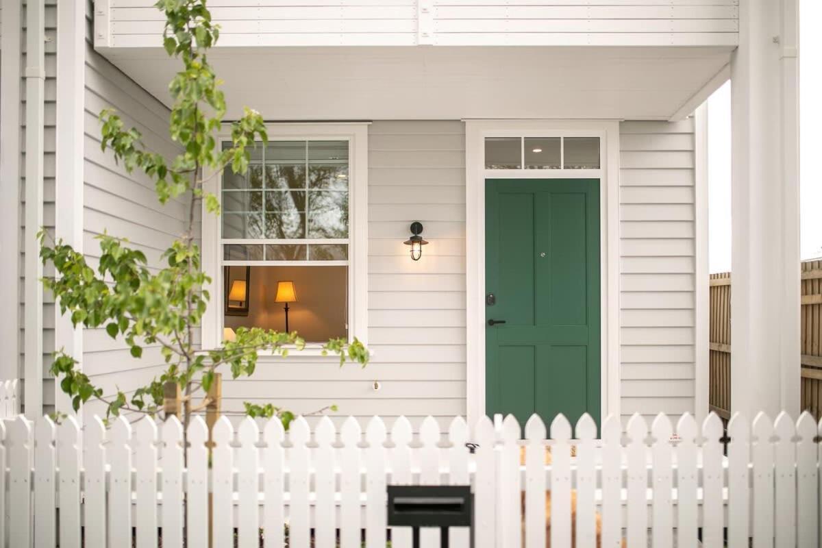 Parkside Heritage Retreat 3-Bedroom Terrace Charm ไครสต์เชิร์ช ภายนอก รูปภาพ