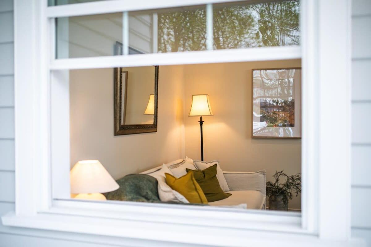Parkside Heritage Retreat 3-Bedroom Terrace Charm ไครสต์เชิร์ช ภายนอก รูปภาพ